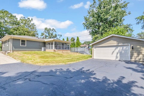 Tiny photo for 646 Mount Vernon Place, Batavia, IL 60510 (MLS # 12743292)