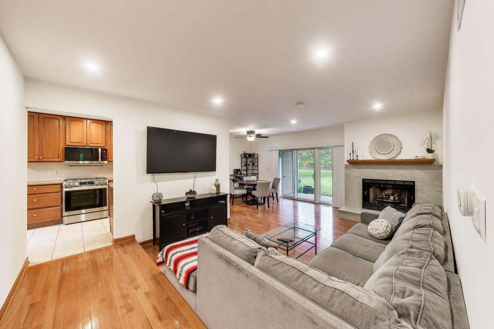 601 Country Lane