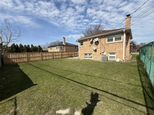Properties 2 5737 W Warren Street