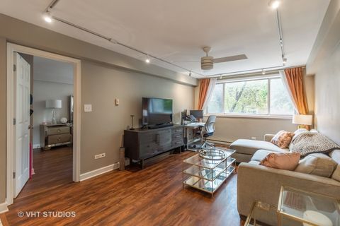 Tiny photo for 5854 N Kenmore Avenue #2B, Chicago, IL 60660 (MLS # 12319067)