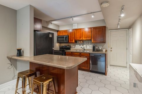 Tiny photo for 5854 N Kenmore Avenue #2B, Chicago, IL 60660 (MLS # 12319067)