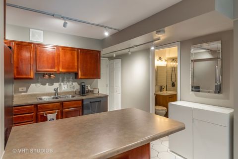 Tiny photo for 5854 N Kenmore Avenue #2B, Chicago, IL 60660 (MLS # 12319067)