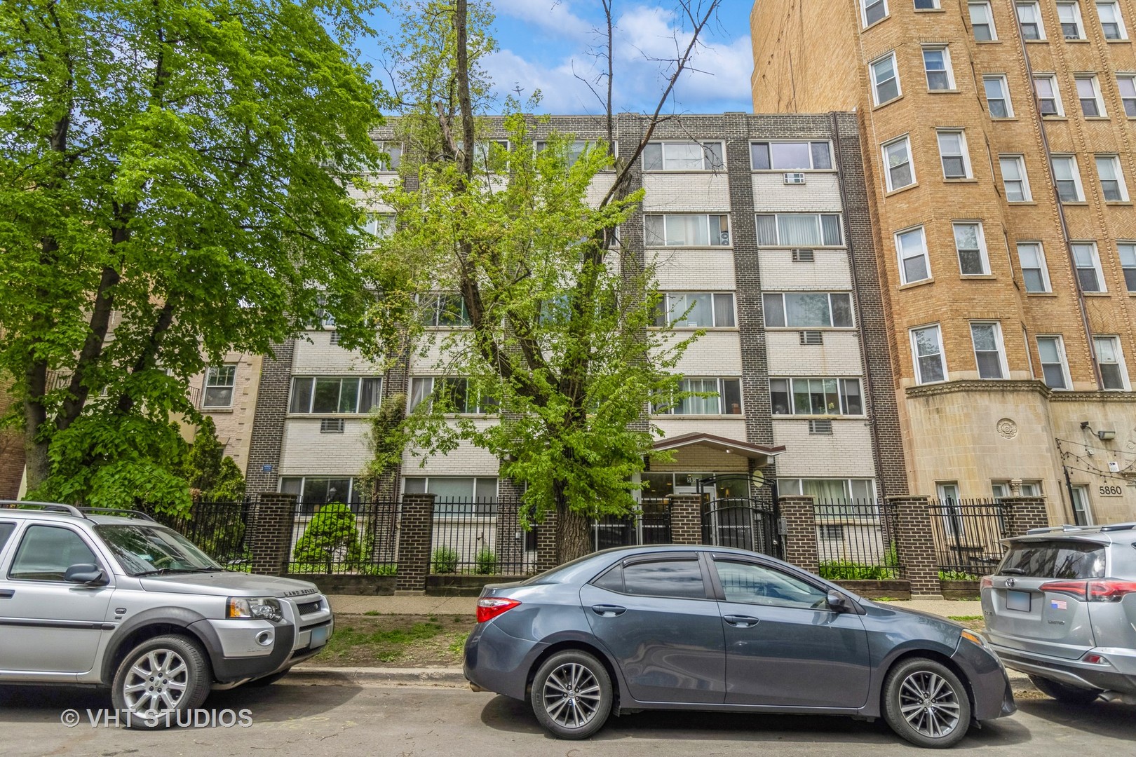 5854 N Kenmore Avenue 2B