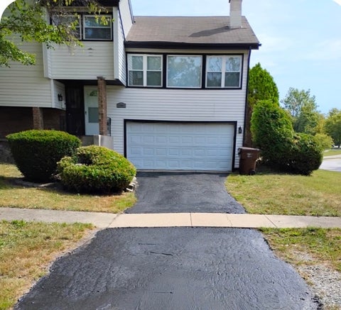 Photo of 17909 Chartres Court, Hazel Crest, IL 60429 (MLS # 12752606)