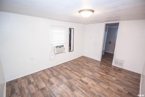 Tiny photo for 1479 KNOXVILLE Road, Lynn Center, IL 61262 (MLS # QC4269134)