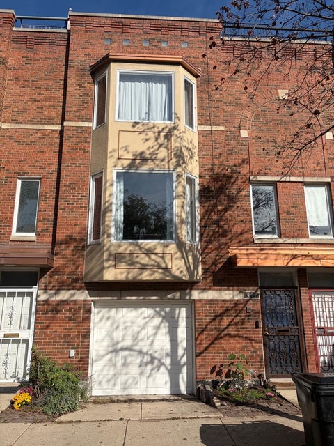 Photo of 933 S Oakley Boulevard, Chicago, IL 60612 (MLS # 12772681)