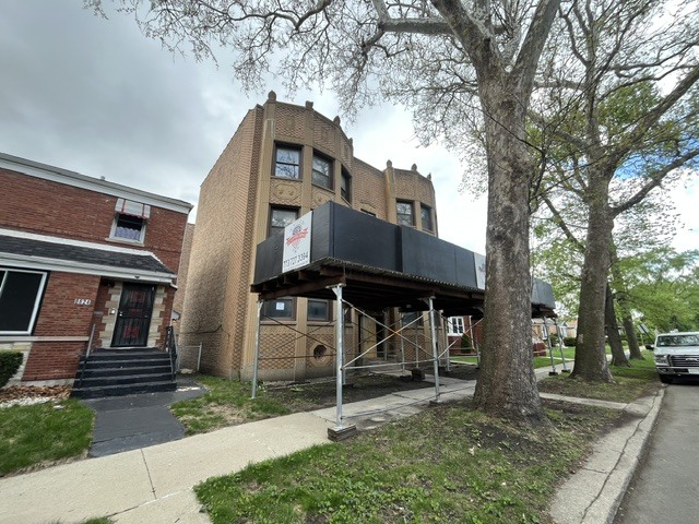8620 S Drexel Avenue