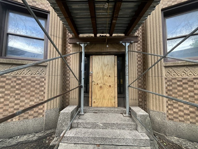8620 S Drexel Avenue