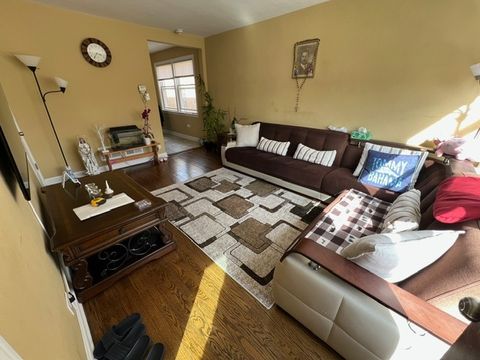 Tiny photo for 4952 HULL Street #2E, Skokie, IL 60077 (MLS # 12610091)