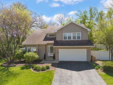 Photo of 421 Cambridge Way, Bolingbrook, IL 60440 (MLS # 12650608)