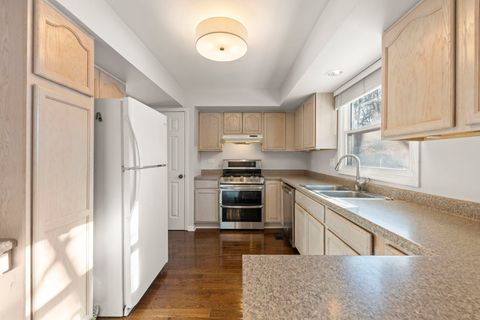 Tiny photo for 421 Cambridge Way, Bolingbrook, IL 60440 (MLS # 12650608)