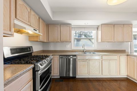Tiny photo for 421 Cambridge Way, Bolingbrook, IL 60440 (MLS # 12650608)