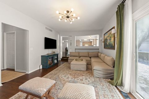 Tiny photo for 421 Cambridge Way, Bolingbrook, IL 60440 (MLS # 12650608)
