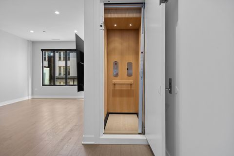 Tiny photo for 305 S Racine Avenue #PHD, Chicago, IL 60607 (MLS # 12597967)