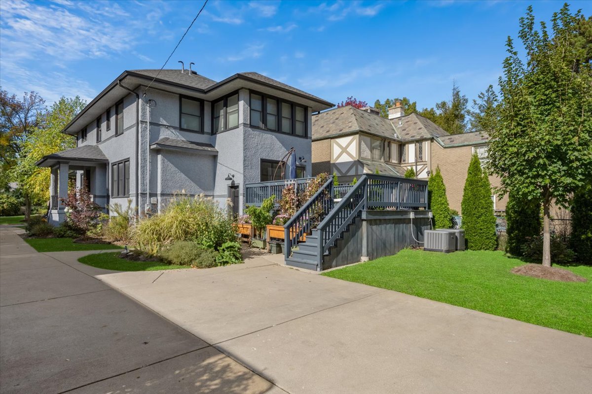 931 Lathrop Avenue