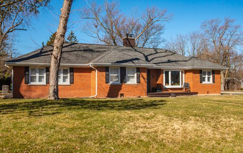 Tiny photo for 5536 Howard Avenue, La Grange Highlands, IL 60525 (MLS # 12623275)