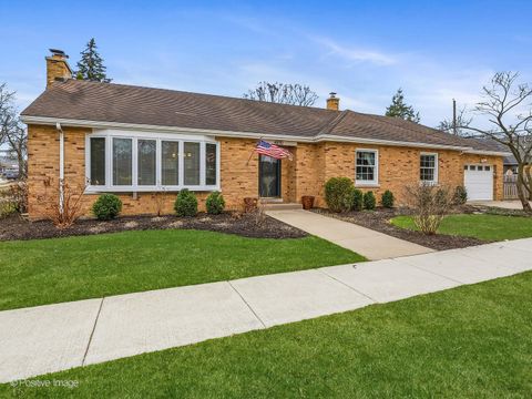 Tiny photo for 4200 Gilbert Avenue, Western Springs, IL 60558 (MLS # 12586926)