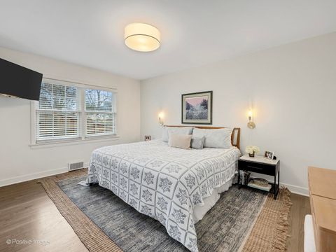 Tiny photo for 4200 Gilbert Avenue, Western Springs, IL 60558 (MLS # 12586926)