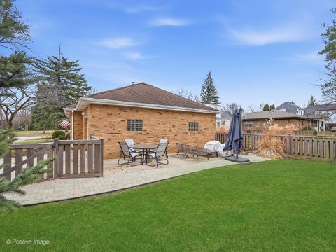 Tiny photo for 4200 Gilbert Avenue, Western Springs, IL 60558 (MLS # 12586926)