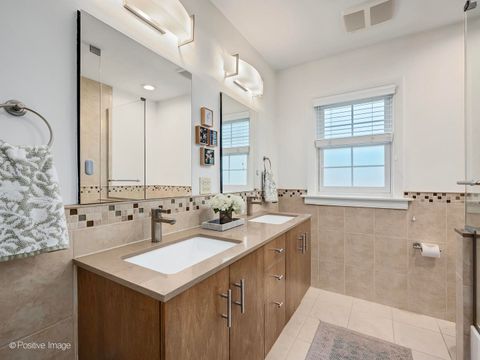 Tiny photo for 4200 Gilbert Avenue, Western Springs, IL 60558 (MLS # 12586926)