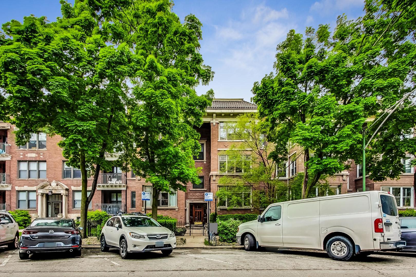 5522 S Everett Avenue 1