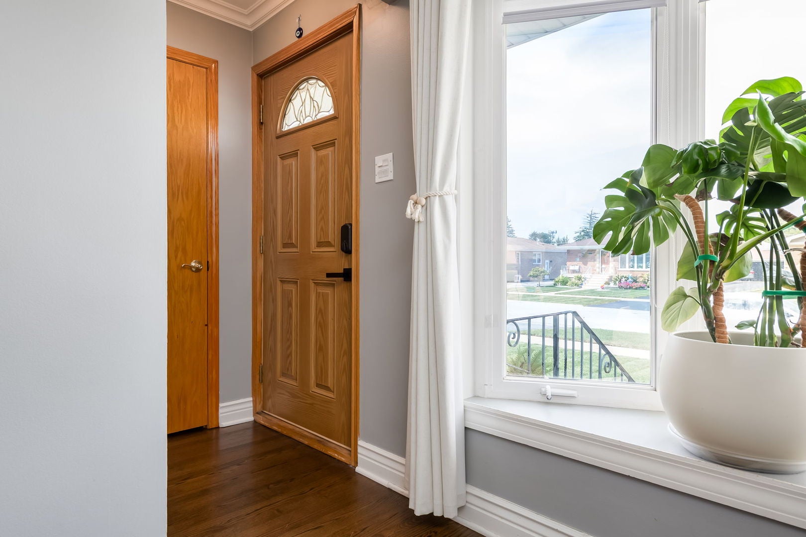 6113 W 80th Place