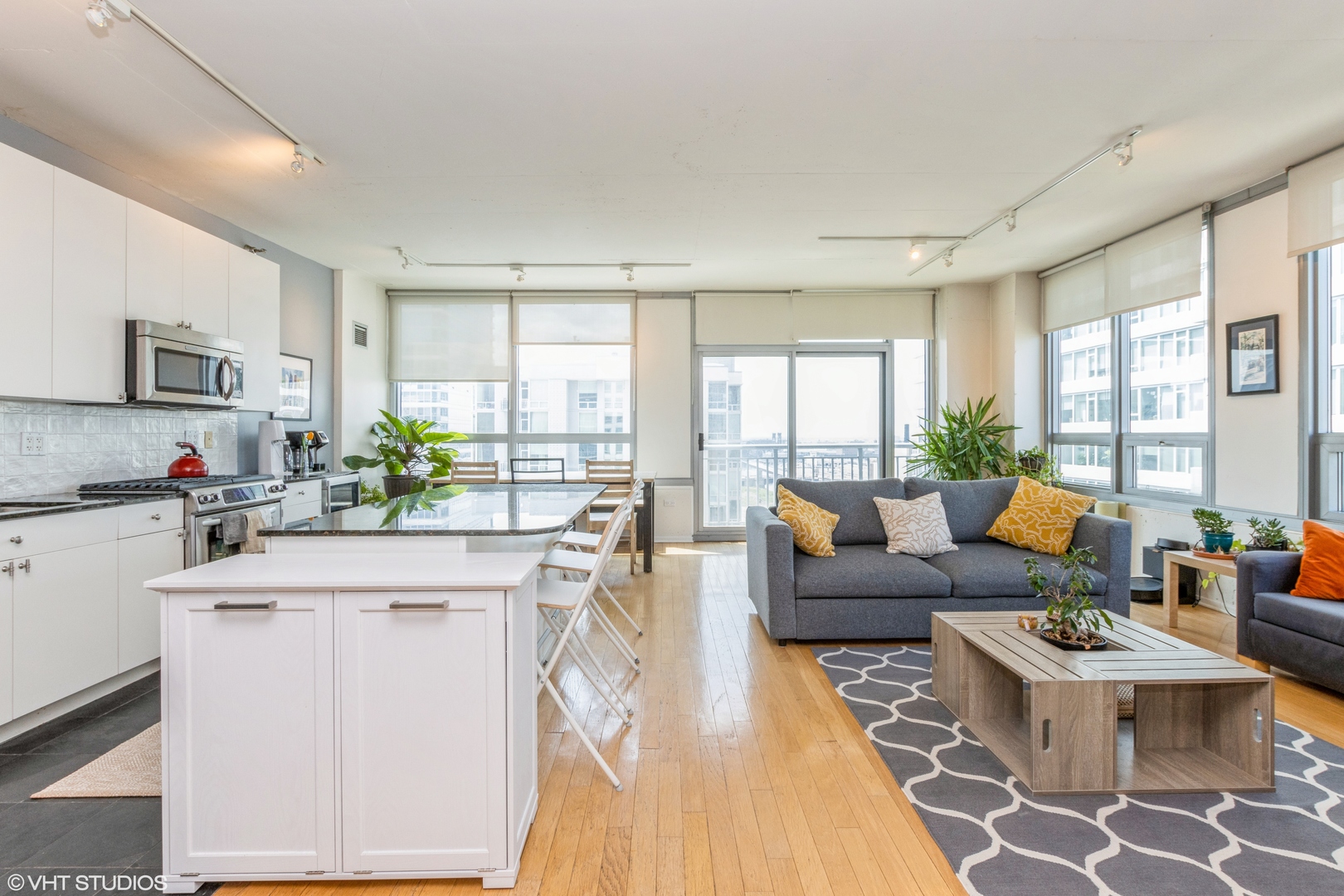 701 S Wells Street 1805