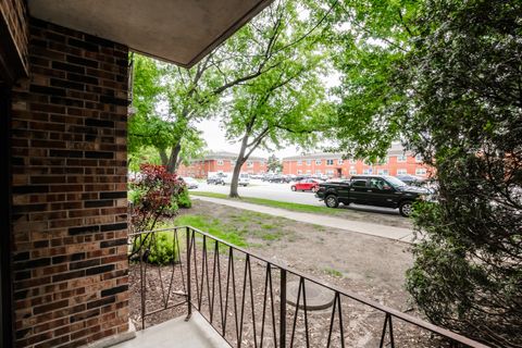 Tiny photo for 7117 W 93rd Street #105, Oak Lawn, IL 60453 (MLS # 12652973)