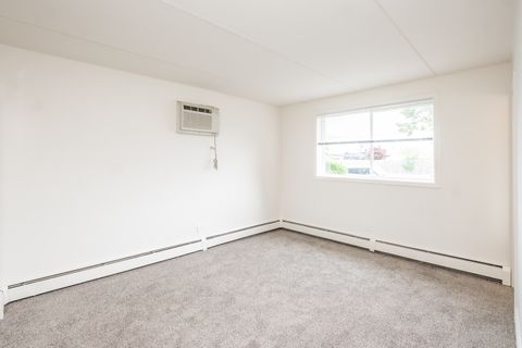 Tiny photo for 7117 W 93rd Street #105, Oak Lawn, IL 60453 (MLS # 12652973)