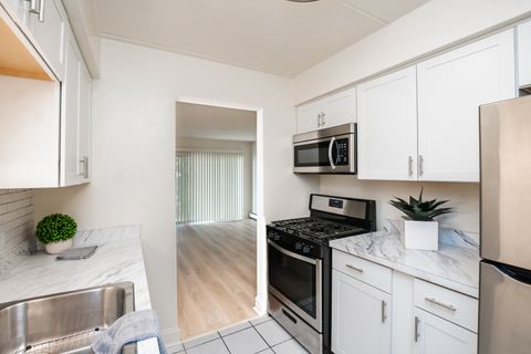 Tiny photo for 7117 W 93rd Street #105, Oak Lawn, IL 60453 (MLS # 12652973)
