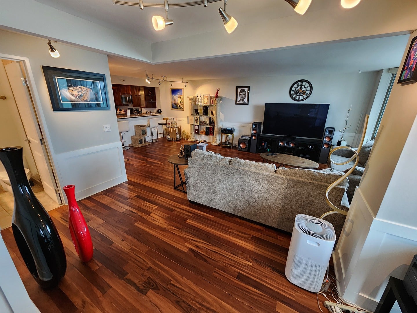 195 N HARBOR Drive 2506