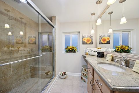 Tiny photo for 144 N Fiore Parkway, Vernon Hills, IL 60061 (MLS # 12613876)