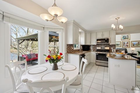 Tiny photo for 144 N Fiore Parkway, Vernon Hills, IL 60061 (MLS # 12613876)