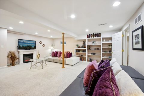 Tiny photo for 144 N Fiore Parkway, Vernon Hills, IL 60061 (MLS # 12613876)
