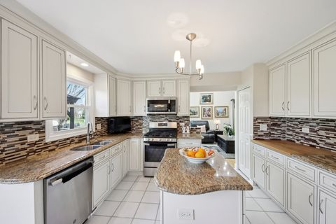 Tiny photo for 144 N Fiore Parkway, Vernon Hills, IL 60061 (MLS # 12613876)