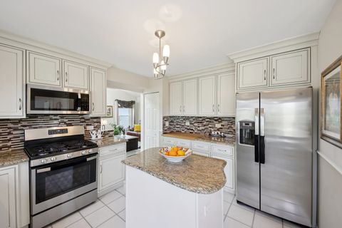 Tiny photo for 144 N Fiore Parkway, Vernon Hills, IL 60061 (MLS # 12613876)