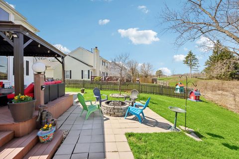 Tiny photo for 144 N Fiore Parkway, Vernon Hills, IL 60061 (MLS # 12613876)
