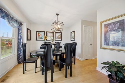 Tiny photo for 144 N Fiore Parkway, Vernon Hills, IL 60061 (MLS # 12613876)