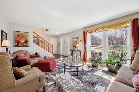 Tiny photo for 144 N Fiore Parkway, Vernon Hills, IL 60061 (MLS # 12613876)