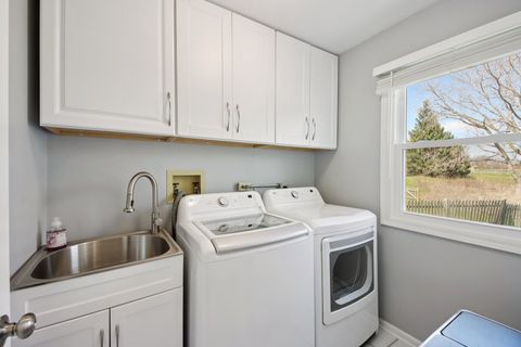 Tiny photo for 144 N Fiore Parkway, Vernon Hills, IL 60061 (MLS # 12613876)