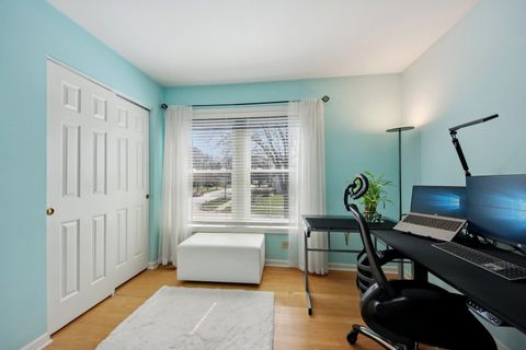 Tiny photo for 144 N Fiore Parkway, Vernon Hills, IL 60061 (MLS # 12613876)