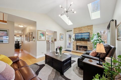 Tiny photo for 144 N Fiore Parkway, Vernon Hills, IL 60061 (MLS # 12613876)