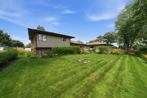 Tiny photo for 127 Barrett Lane, Schaumburg, IL 60193 (MLS # 12747005)