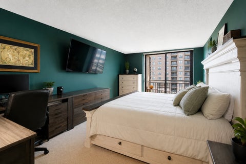 Tiny photo for 5901 N Sheridan Road #16C, Chicago, IL 60660 (MLS # 12725252)
