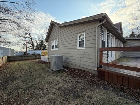 Tiny photo for 901 E High Street, Farmer City, IL 61842 (MLS # 12573091)