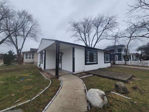Tiny photo for 700 George Avenue, Aurora, IL 60505 (MLS # 12590024)