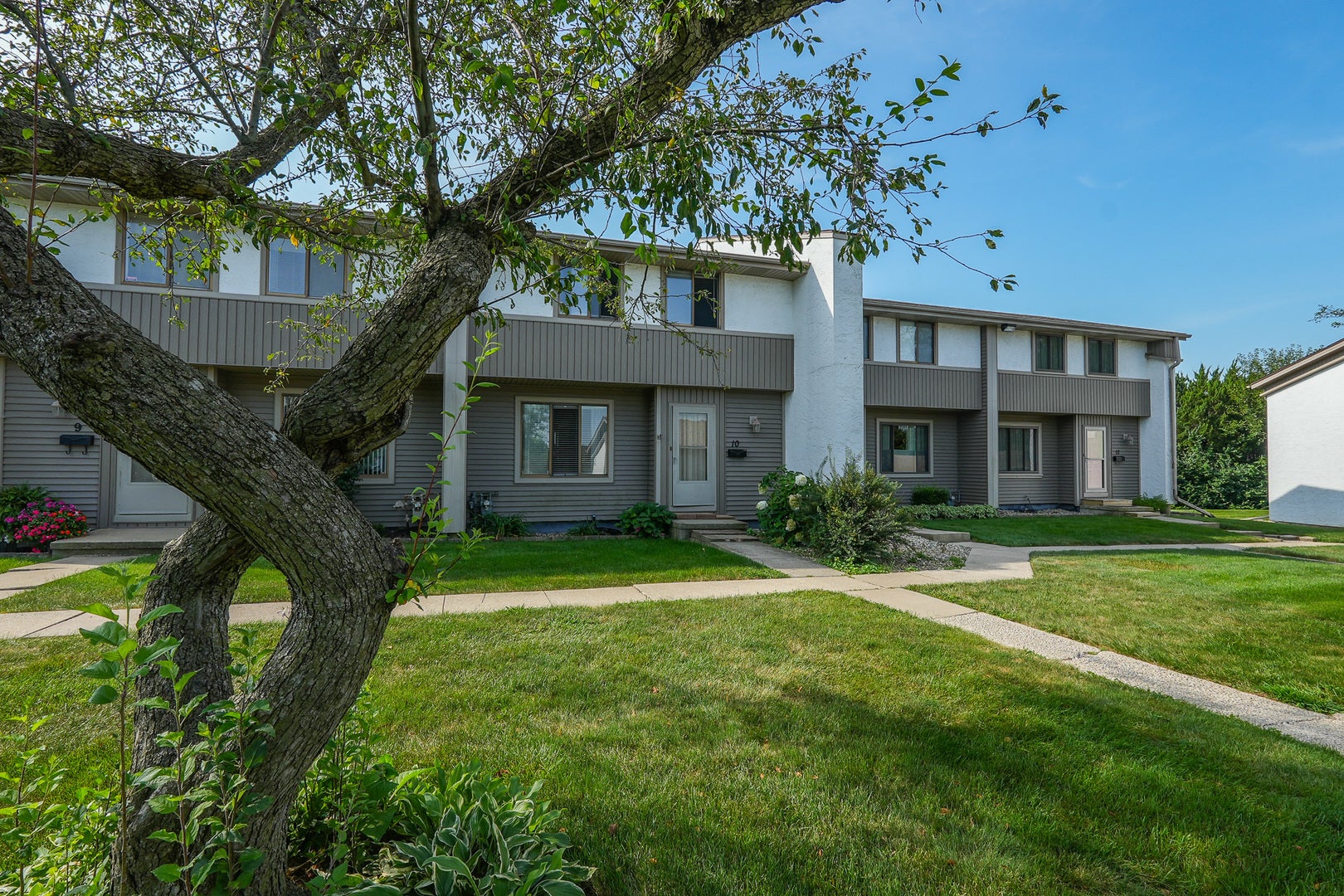 10 Briarcliff Court 10