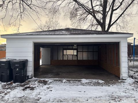 Tiny photo for 12919 S Escanaba Avenue, Chicago, IL 60633 (MLS # 12548405)