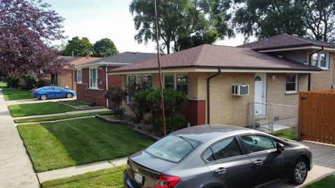 Tiny photo for 12919 S Escanaba Avenue, Chicago, IL 60633 (MLS # 12548405)