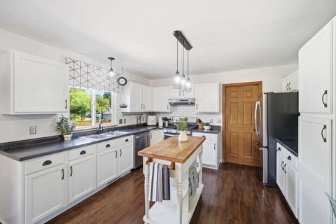 Tiny photo for 1220 Willow Way, Yorkville, IL 60560 (MLS # 12705259)